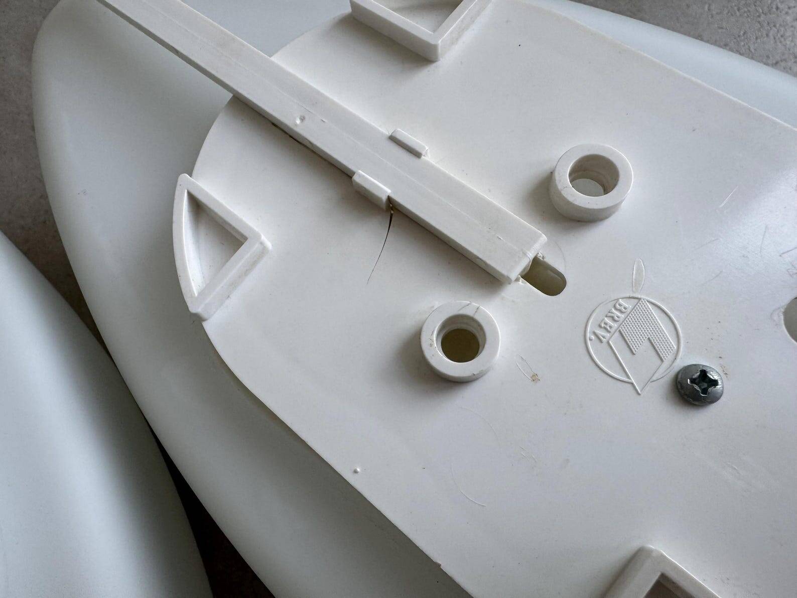 Wonderful pair of Mid Century white glass wall lamps from Italy