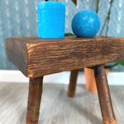 Artisanal tripod stool