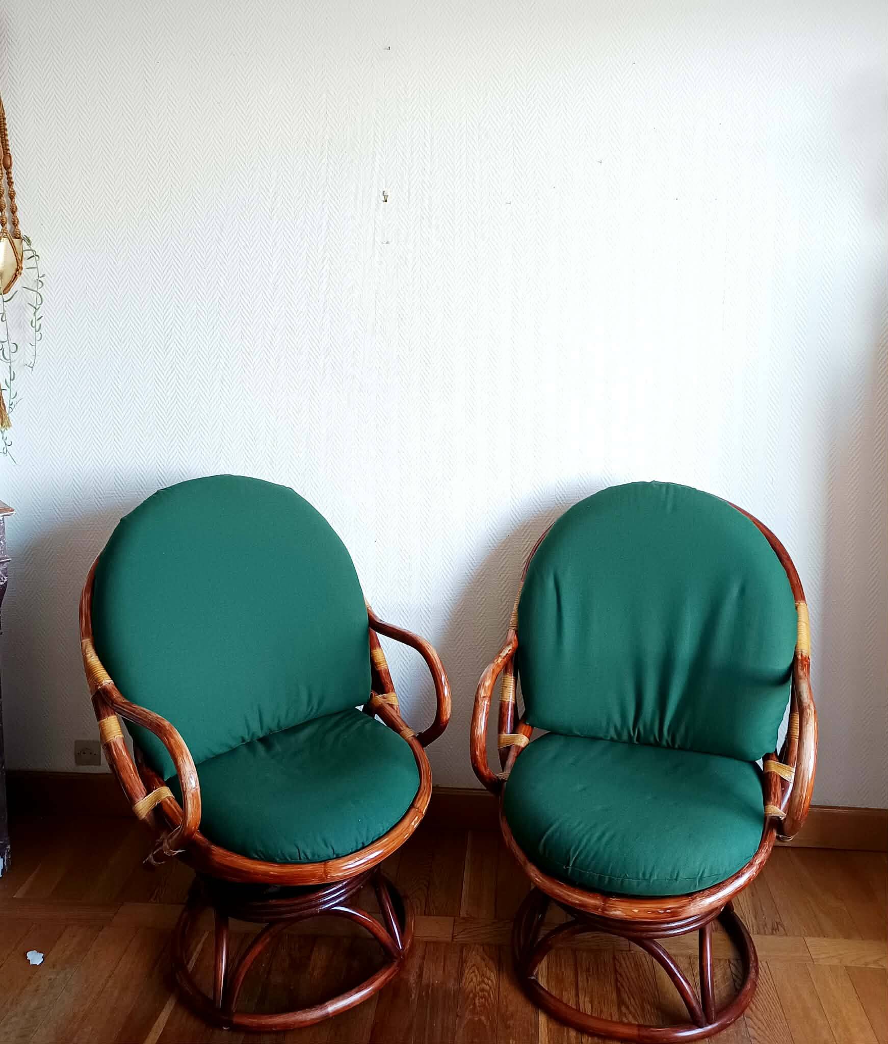 Paire de fauteuils pivotants en rotin 1970