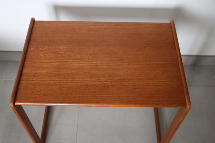 2 pull-out tables 1960