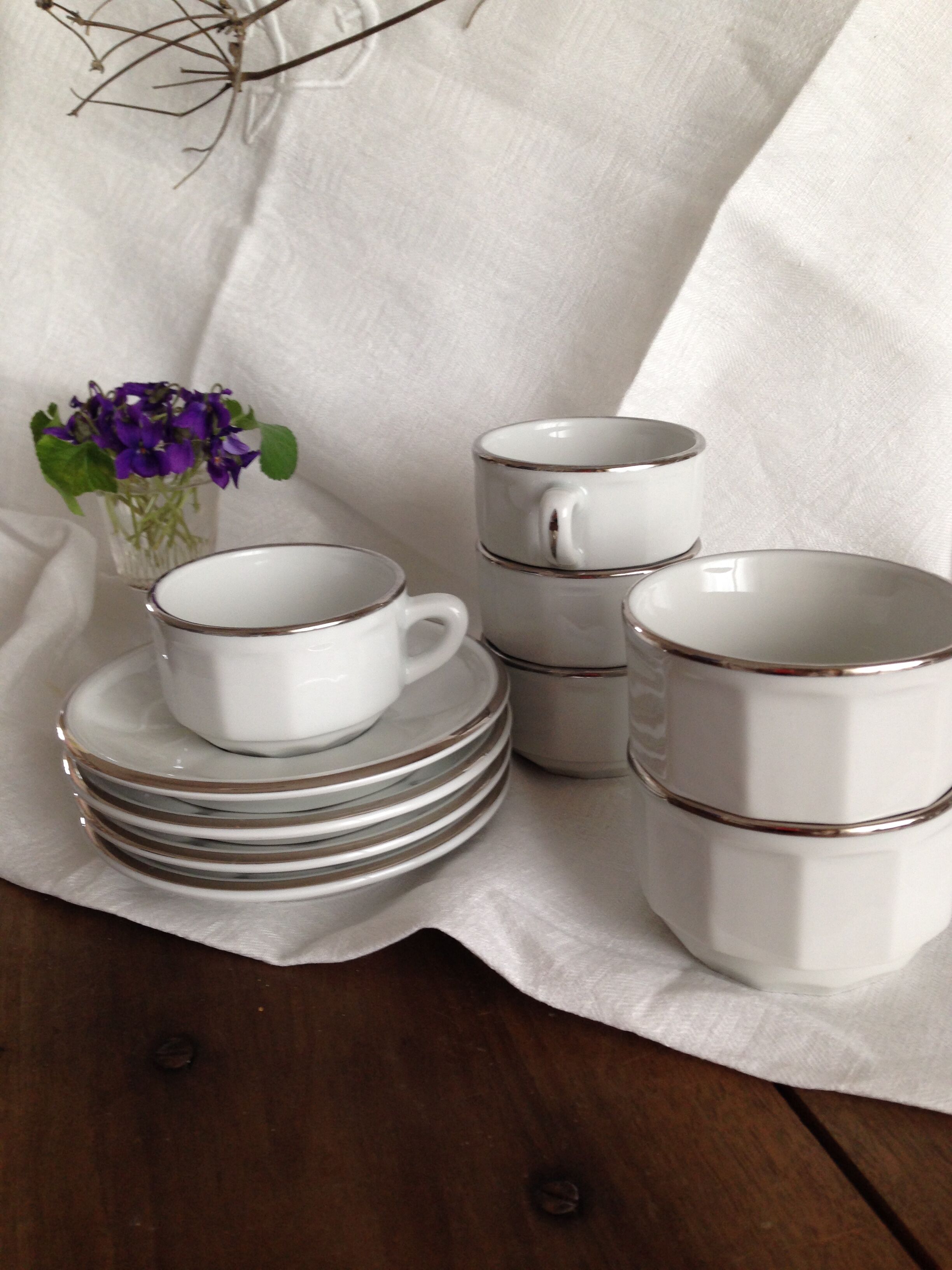 Tasses à café  et sucriers Desoulhieres
