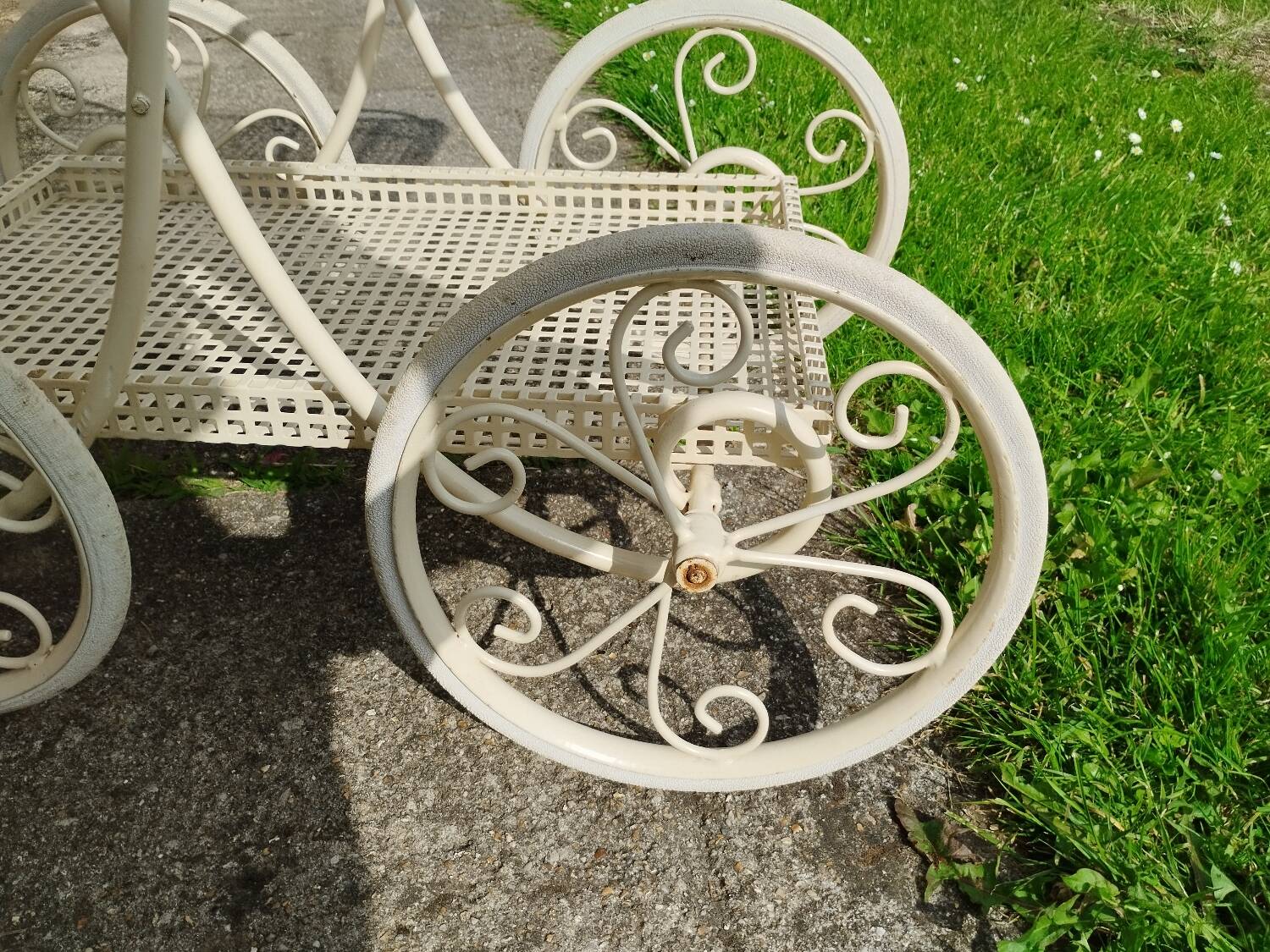 Desserte de jardin en fer ancien