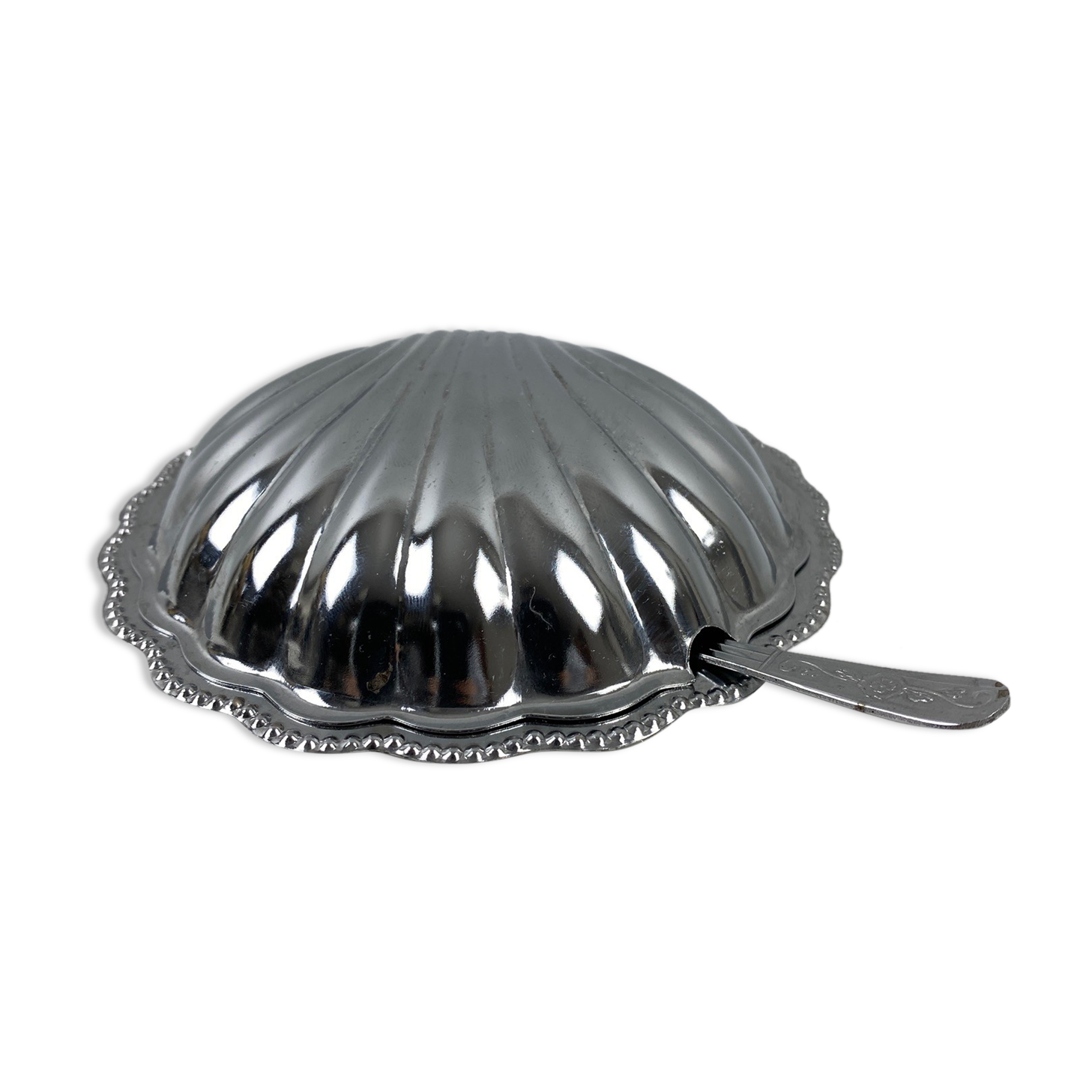 Beurrier forms seashell