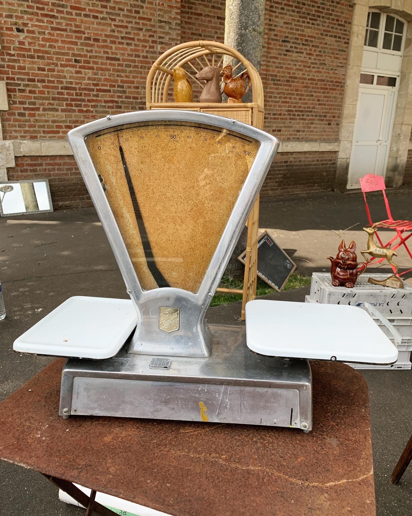 Lutrana grocer's scale