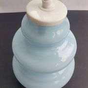 Suspension baladeuse en verre opalin bleu vintage
