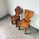 Paire de chaises brutalistes savoyardes en pin
