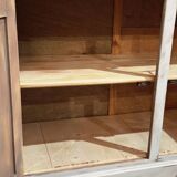 Buffet with 2 glass doors