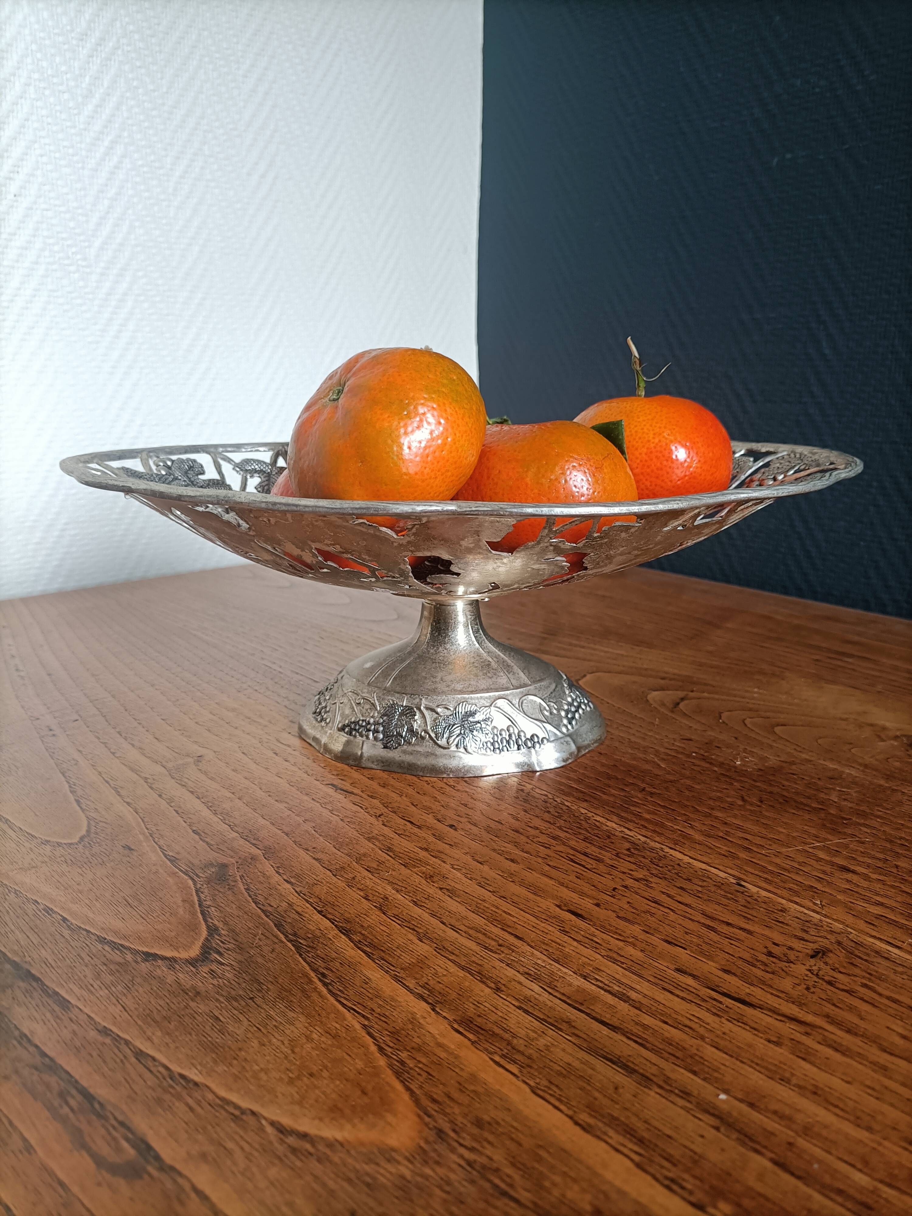 Silver-plated fruit bowl with foot