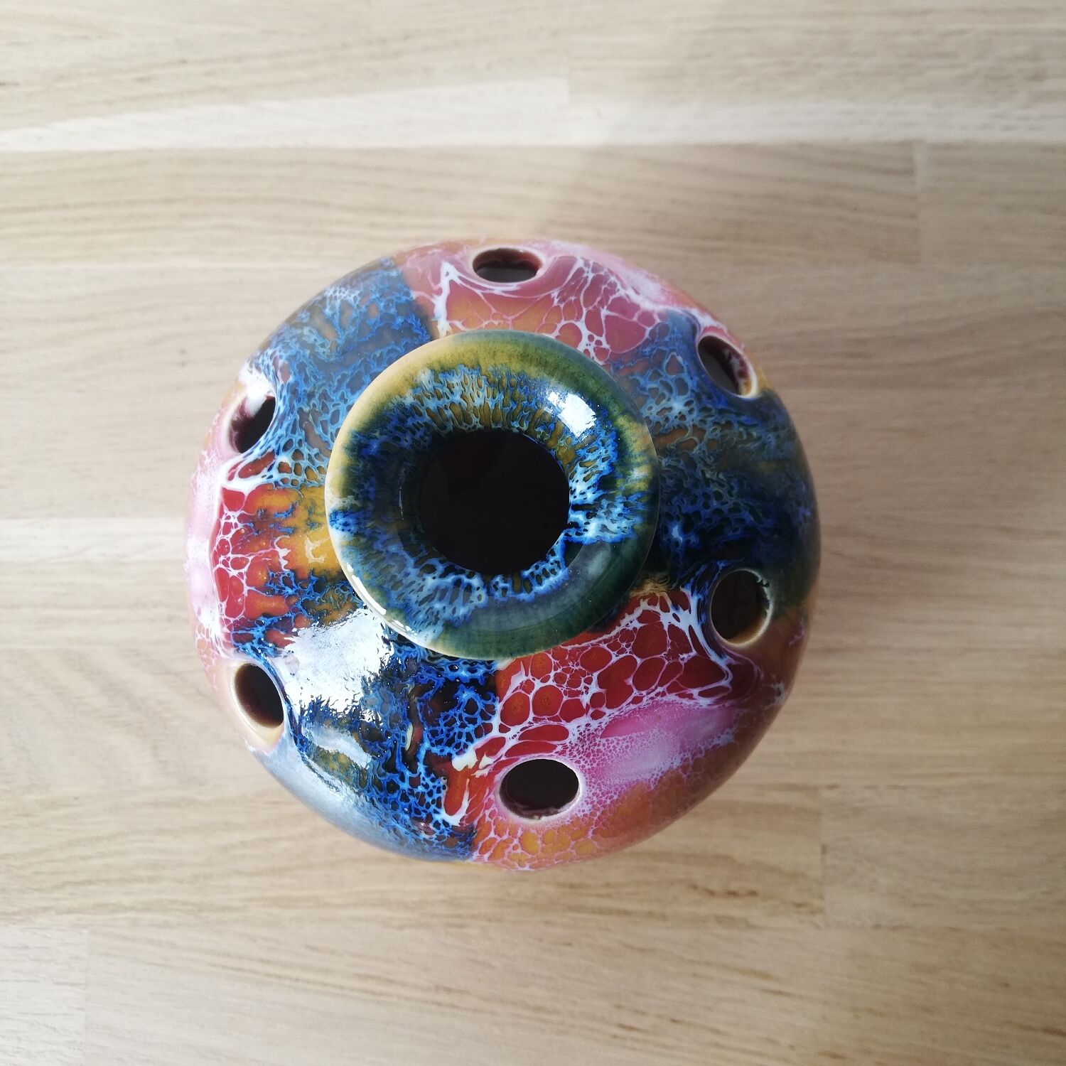 Pique flower vase
