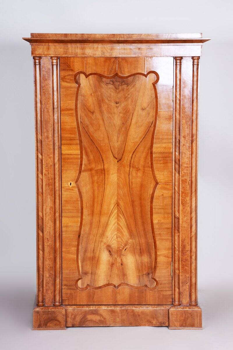 Biedermeier Cabinet in Walnut Veneer, Austria, 1840s