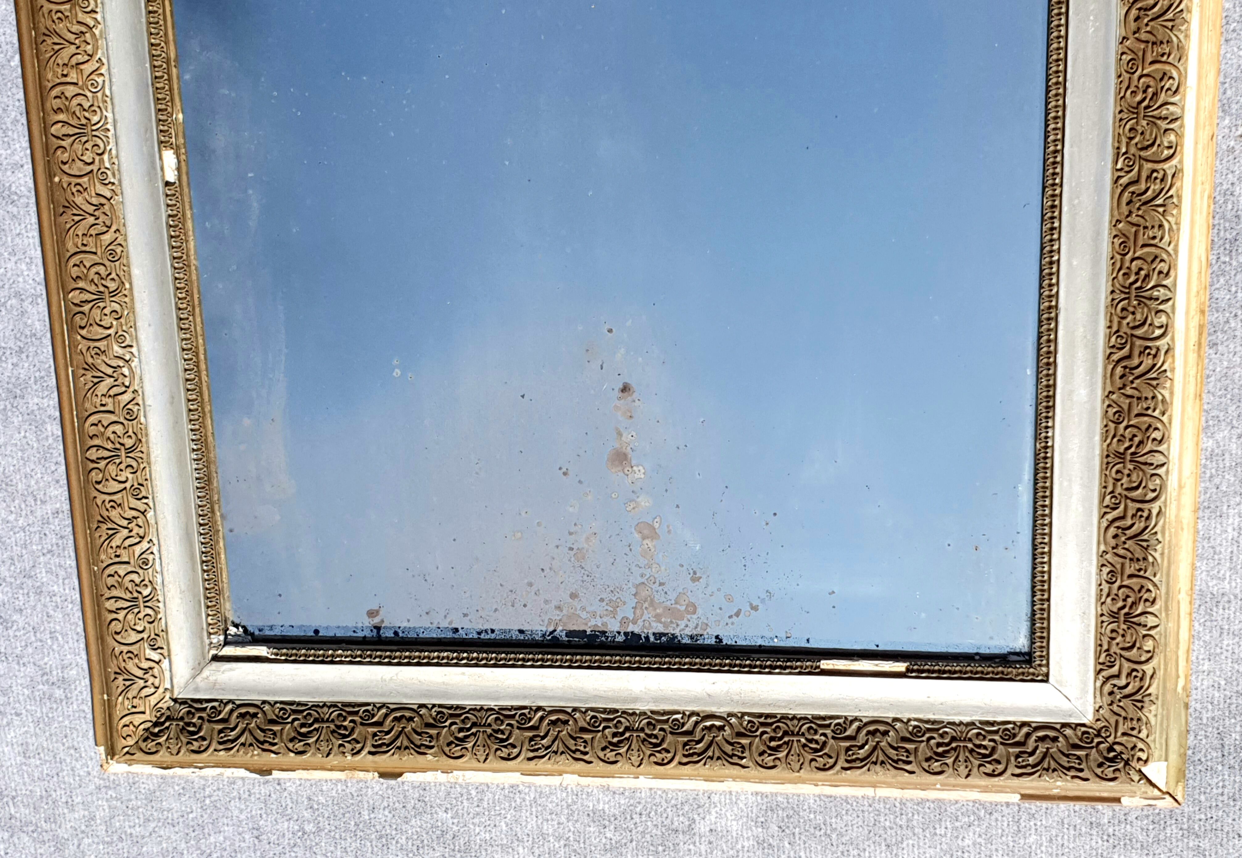 Large mirror with gold and silver pediment 71x115cm