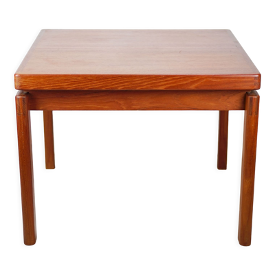 Table basse en teck fabriquée au Danemark dans les années 1970.