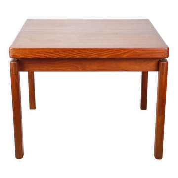 Table basse en teck fabriquée au Danemark dans les années 1970.