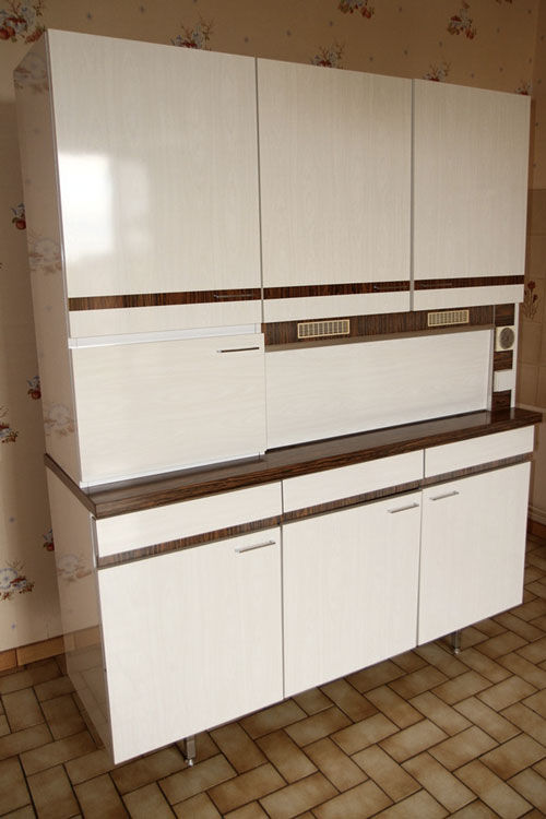 White vintage formica kitchen furniture