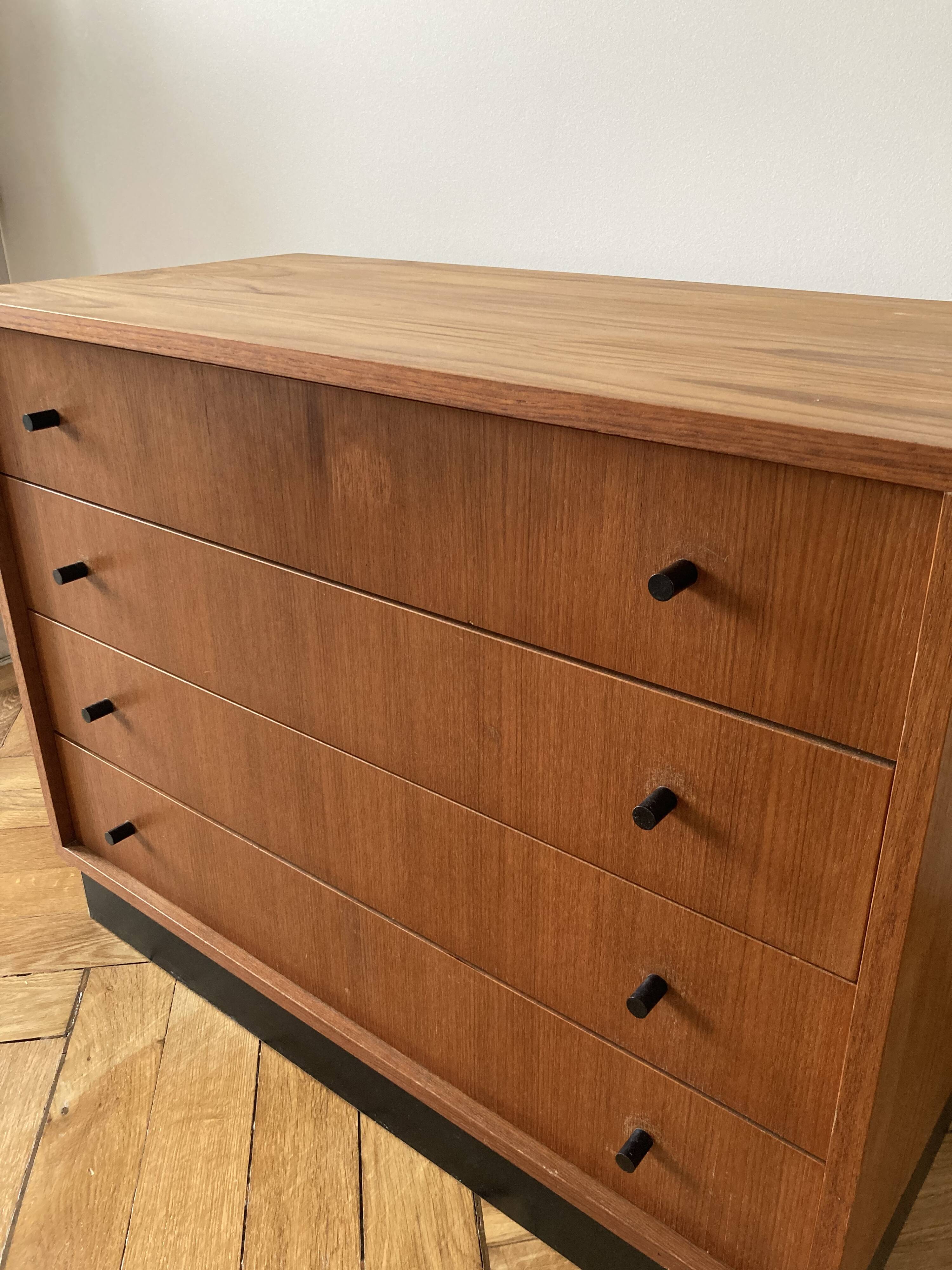 Scandinavian style chest of drawers