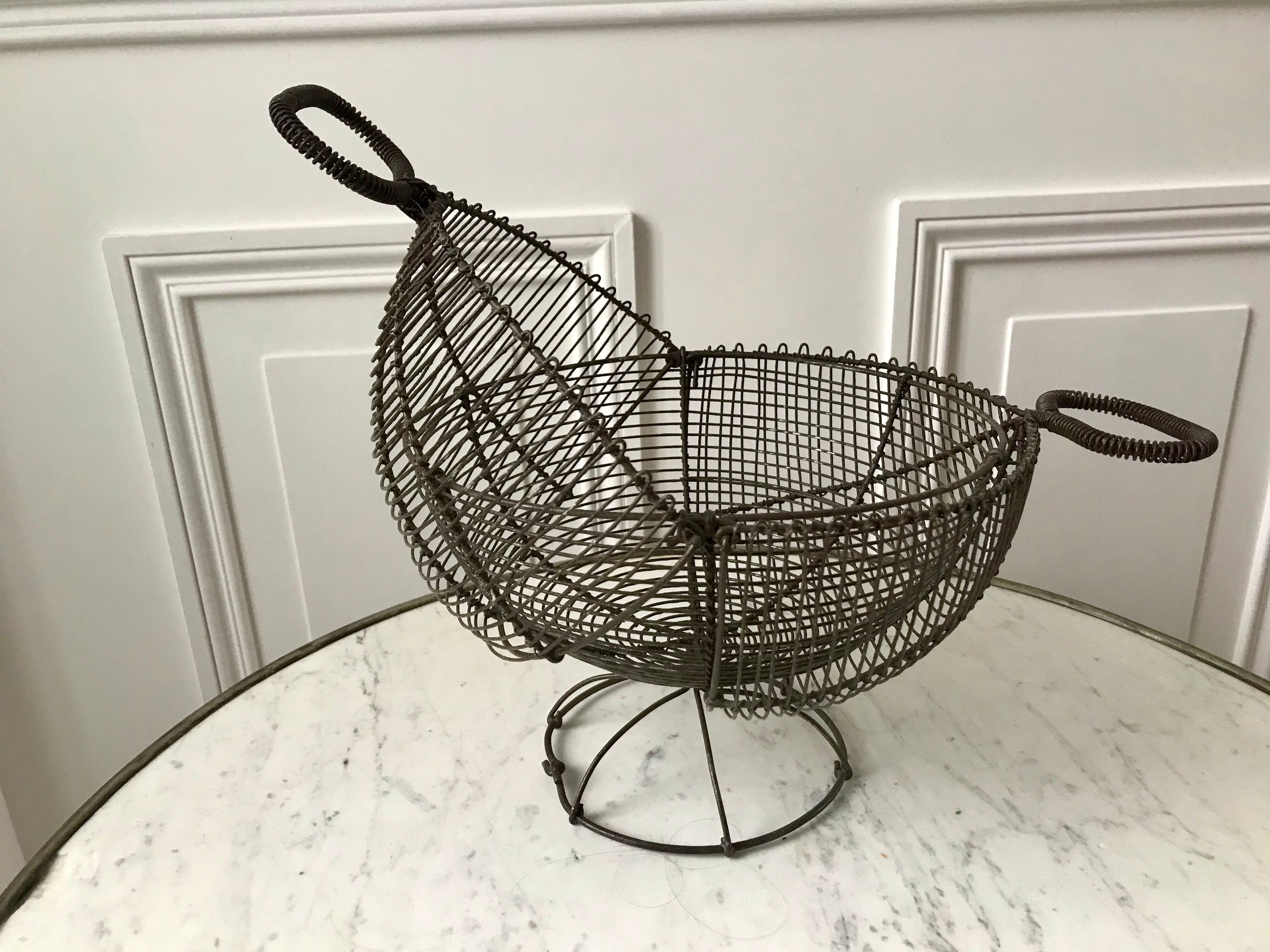 Modular salad basket / egg early twentieth century