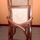 Colonial folding chair