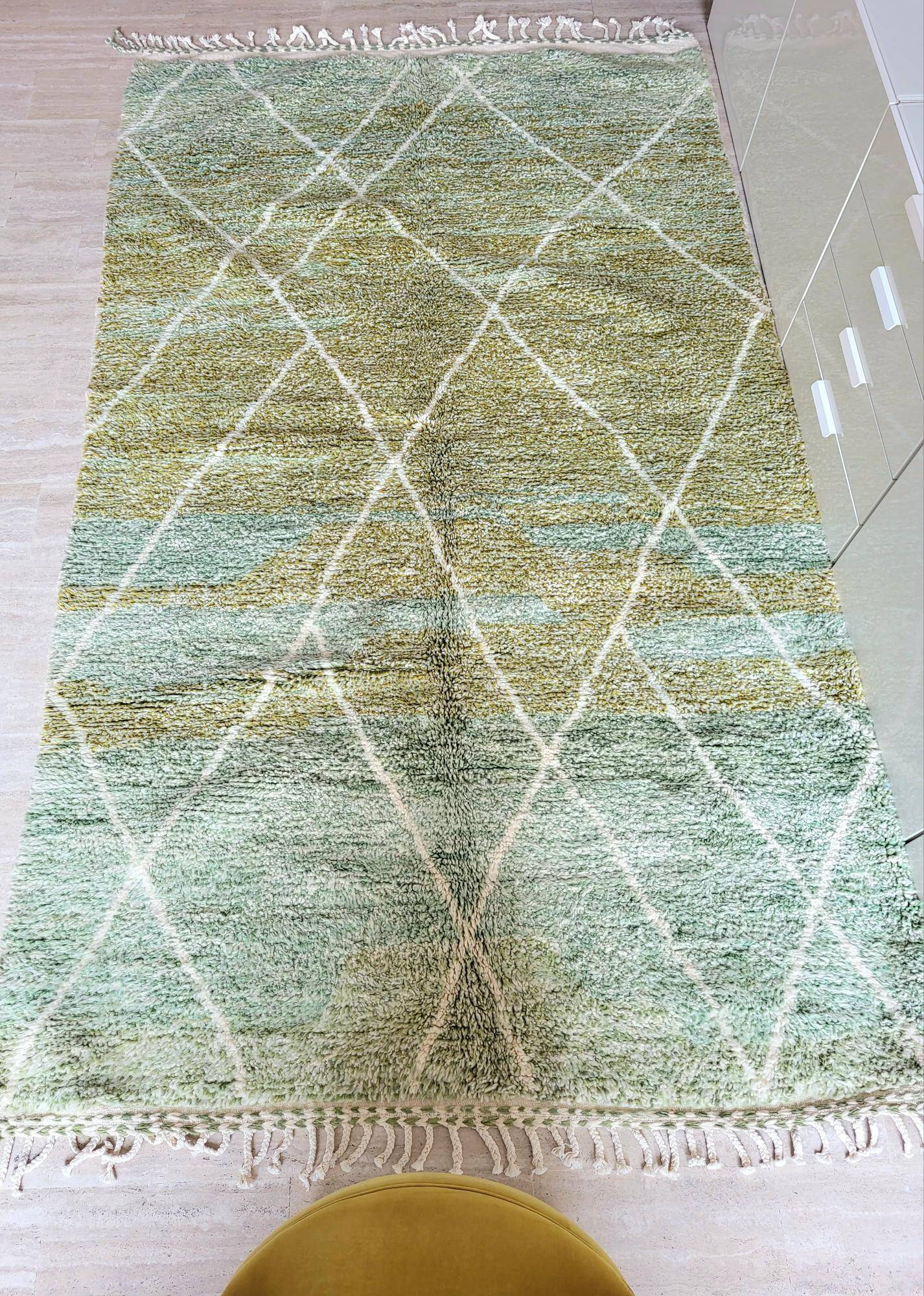 Green Beni Ouarain Berber rug with white diamonds