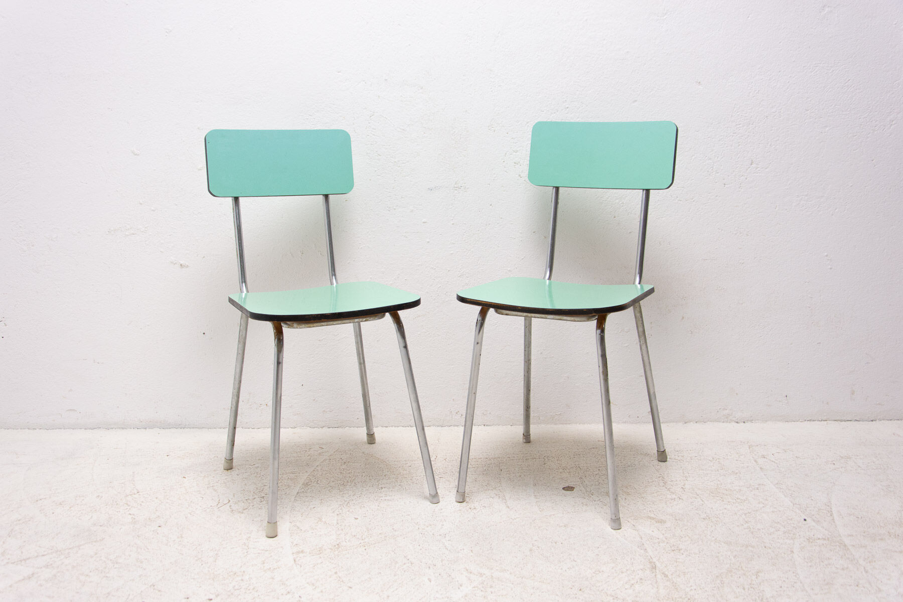 Paire de chaises café en formica de couleur tchécoslovaque, années 1960