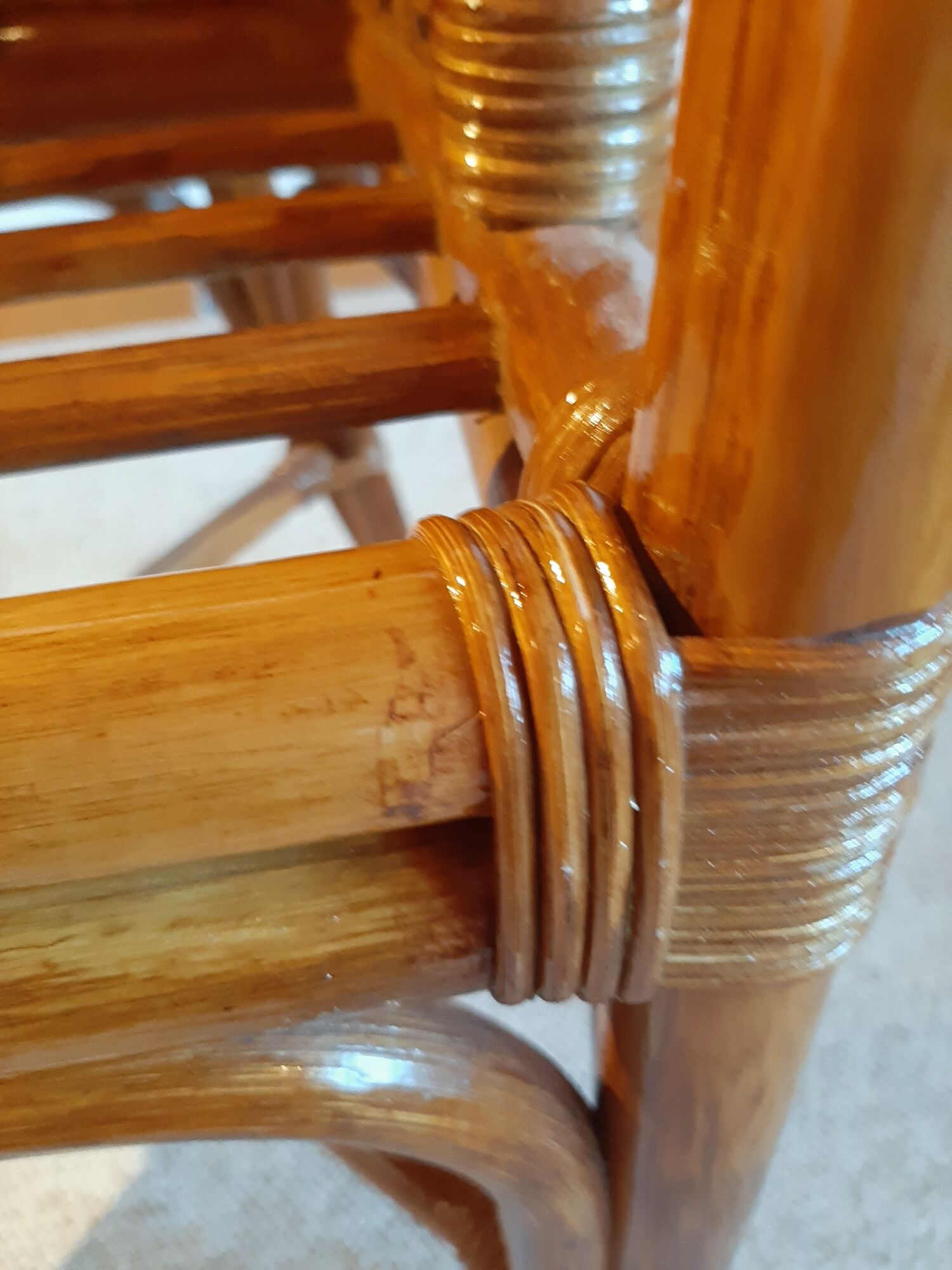 Set of 2 armchairs in adult varnished woven rattan