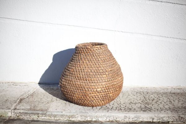 Panier ancien, bourgne paille et ronce, panier tressé, décoration intérieur