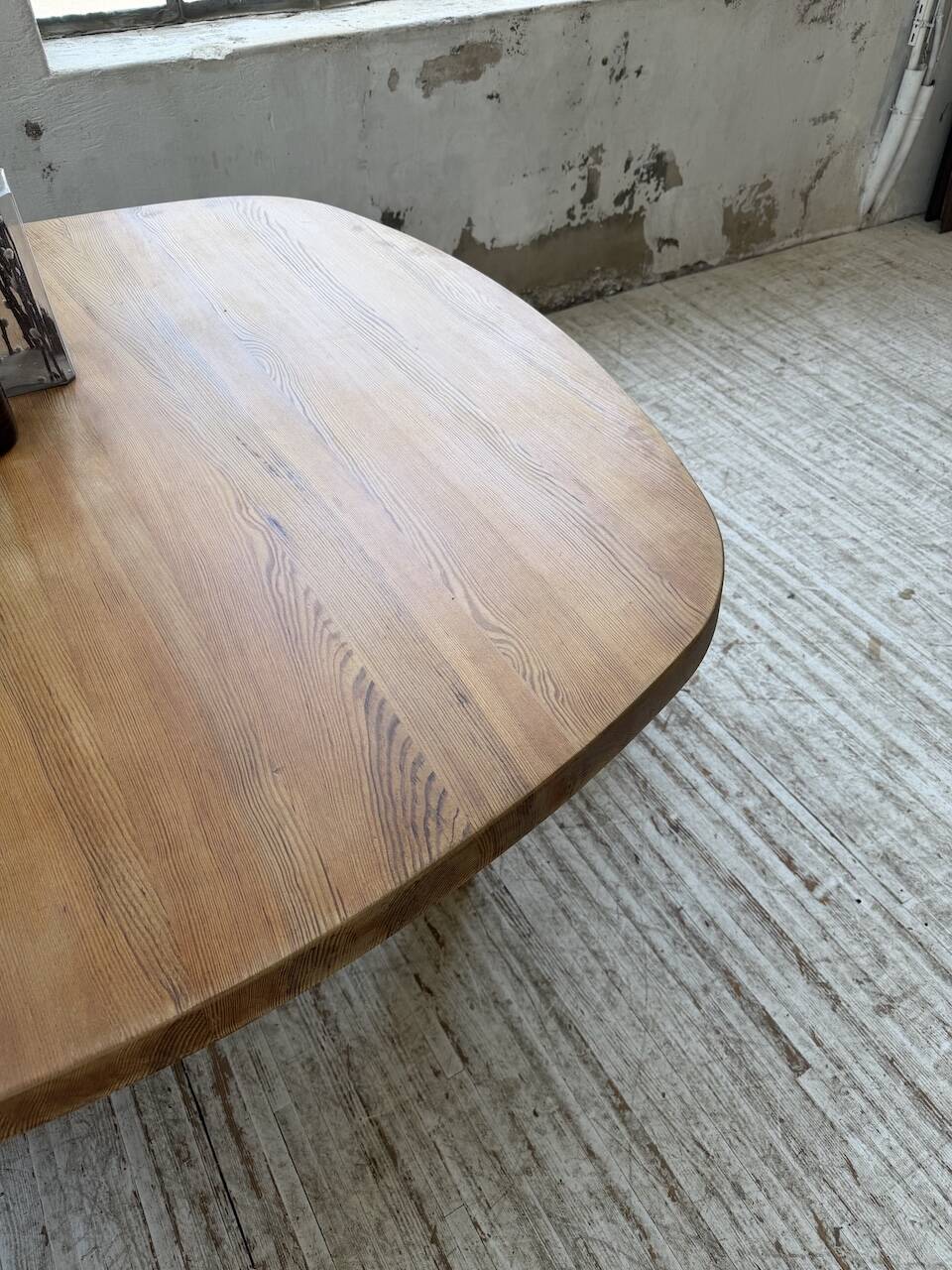 Round XL constructivist table