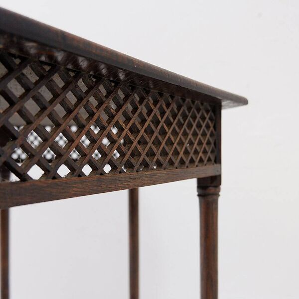 Table piédestal hexagonale ou table d'appoint avec structure en treillis et motif étoilé