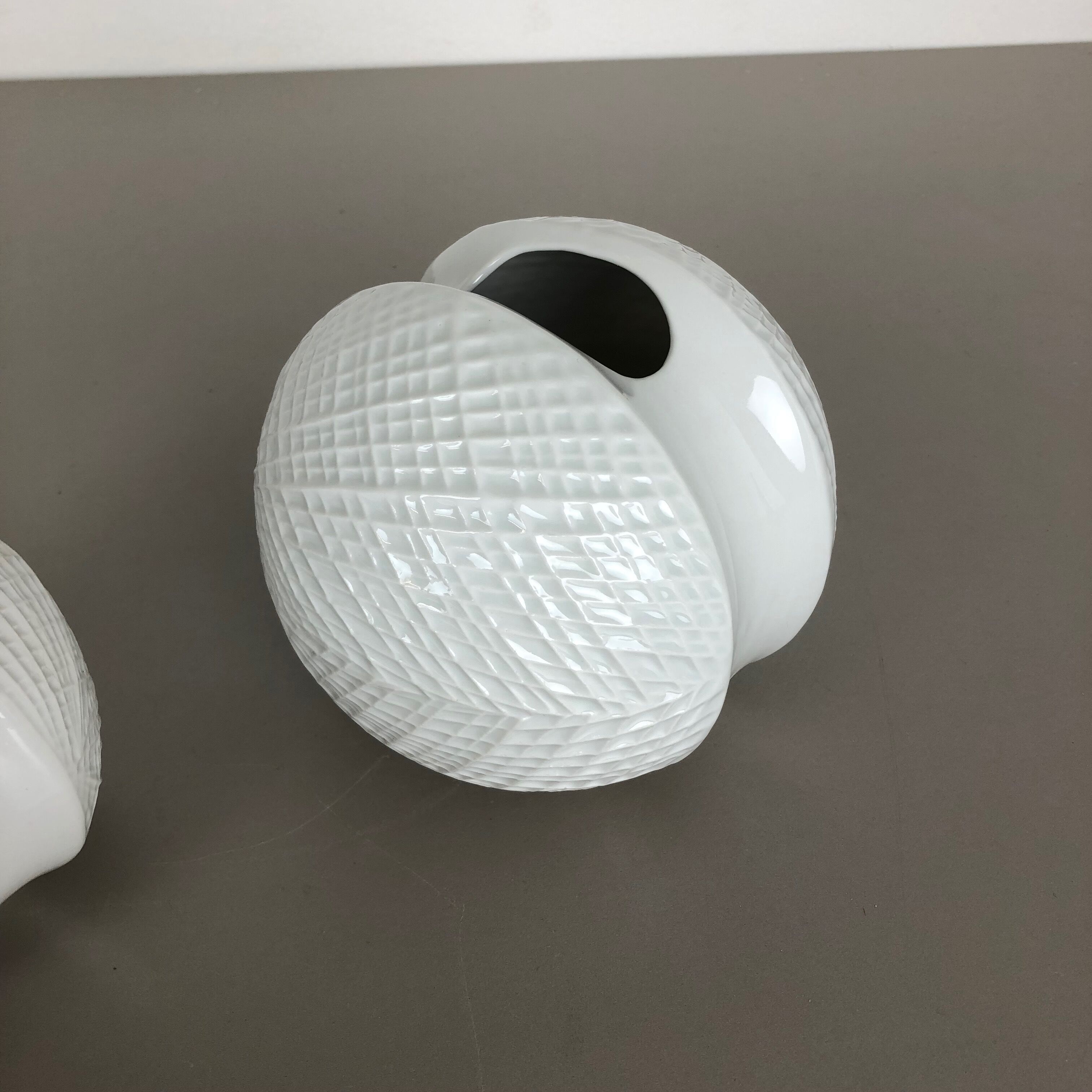 Ensemble de 2 vases en porcelaine Op Art « JOJO » de Wunsiedel Bavaria Allemagne années 1970
