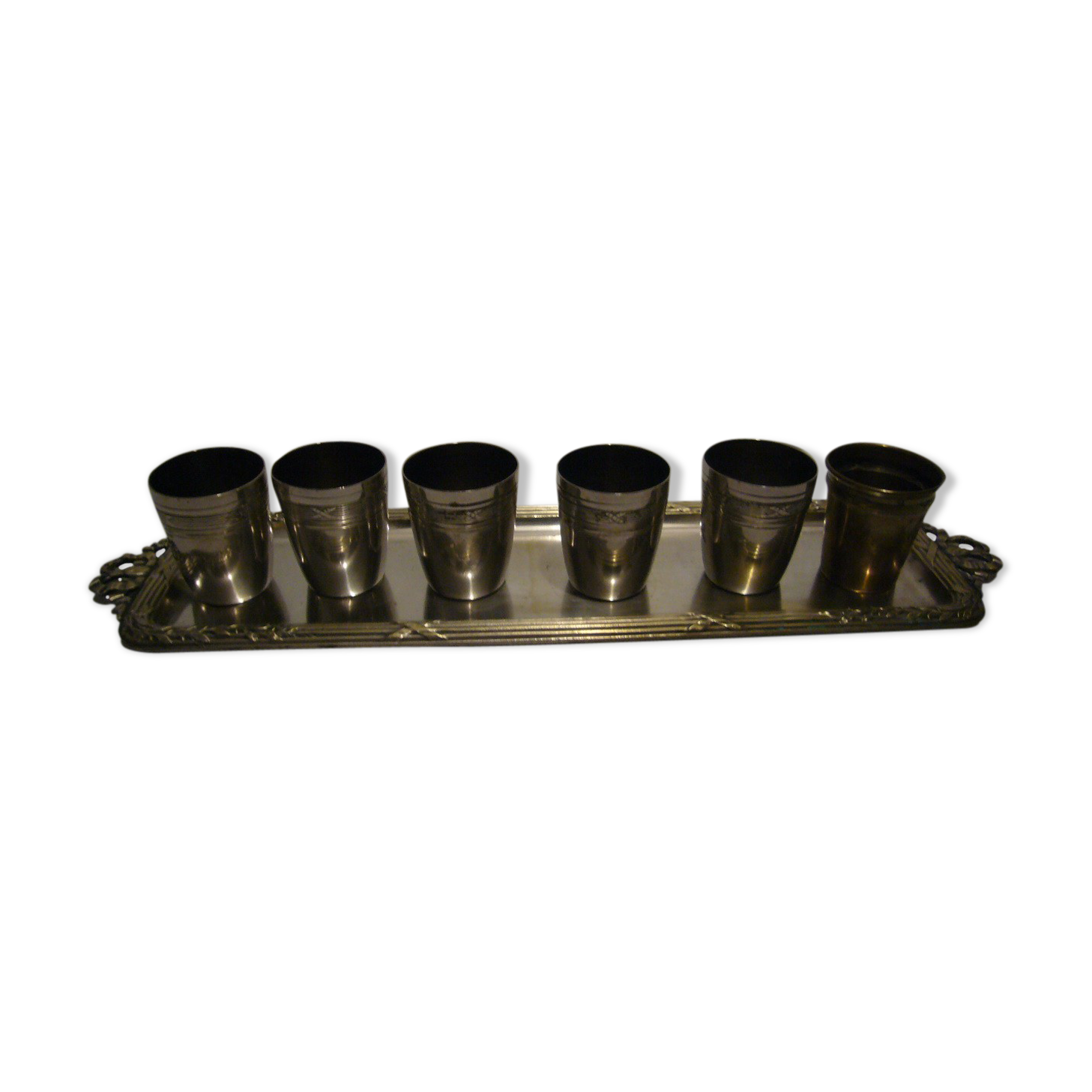tray with silver metal cups