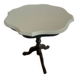 Pedestal table