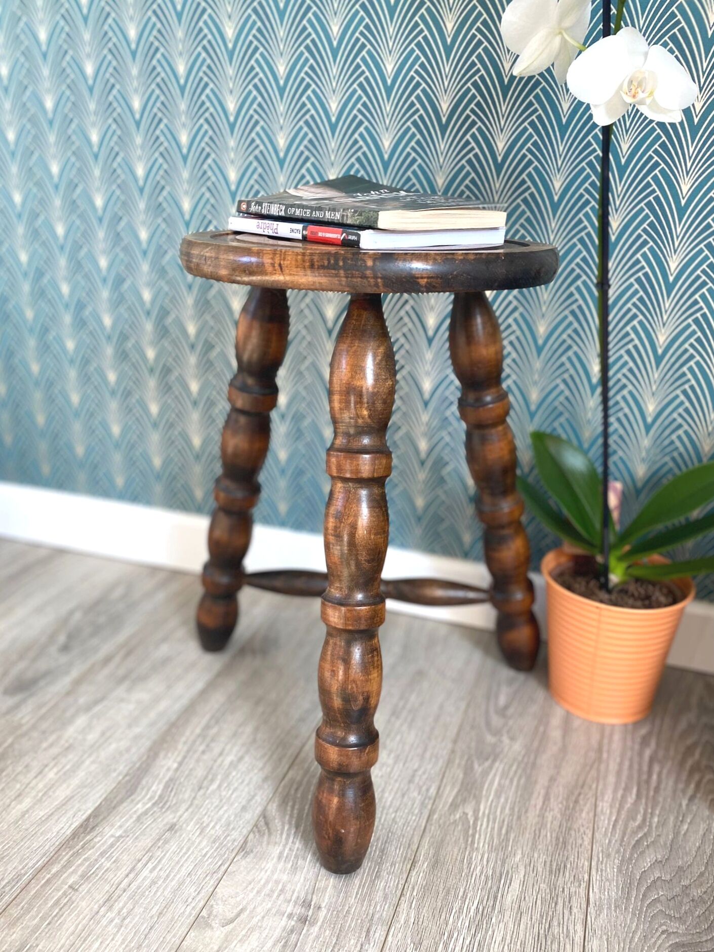 Vintage tripod stool