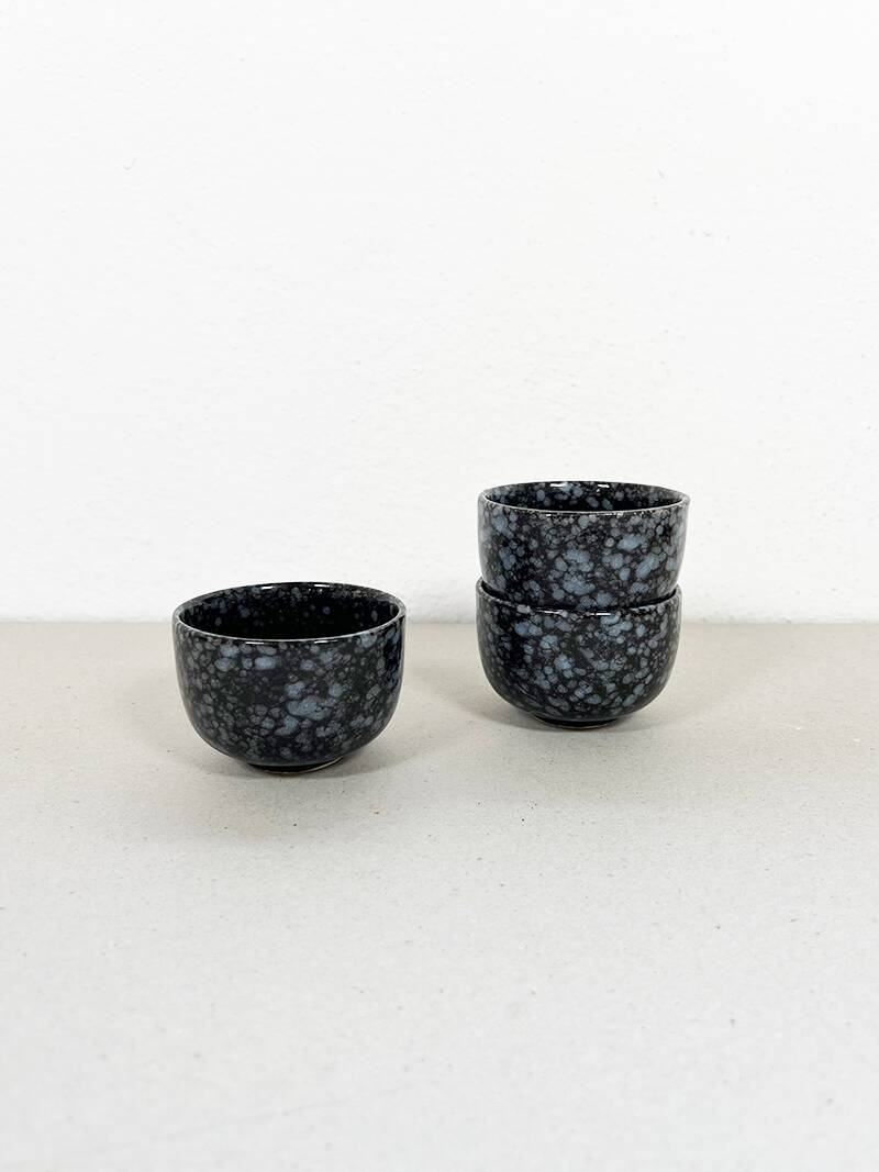 Black and gray ceramic mugs