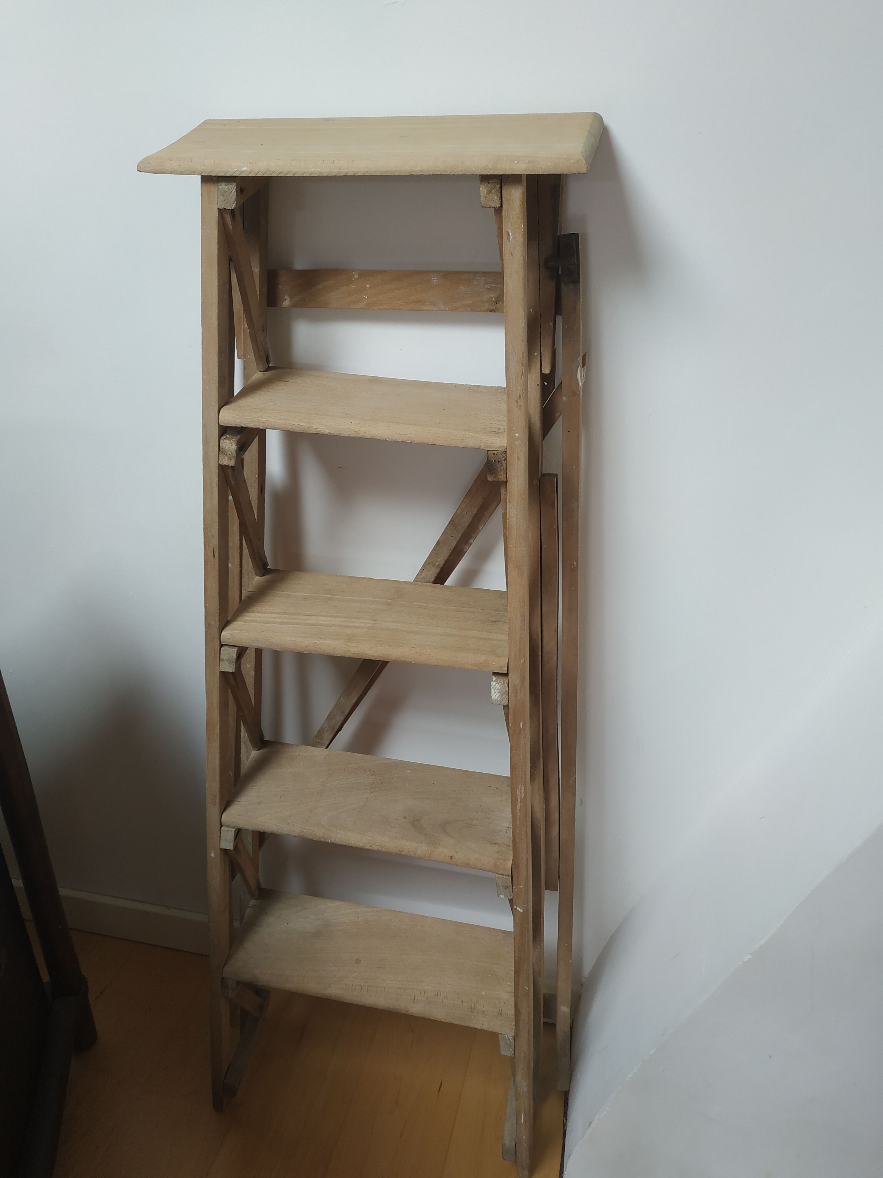 Painter's stepladder