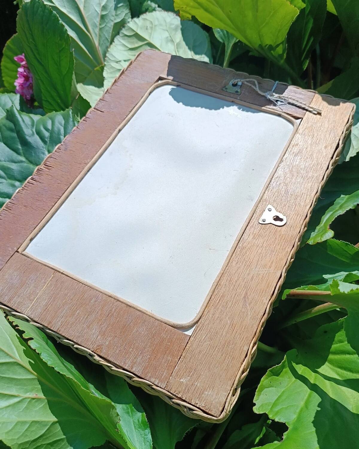 VINTAGE RATTAN MIRROR