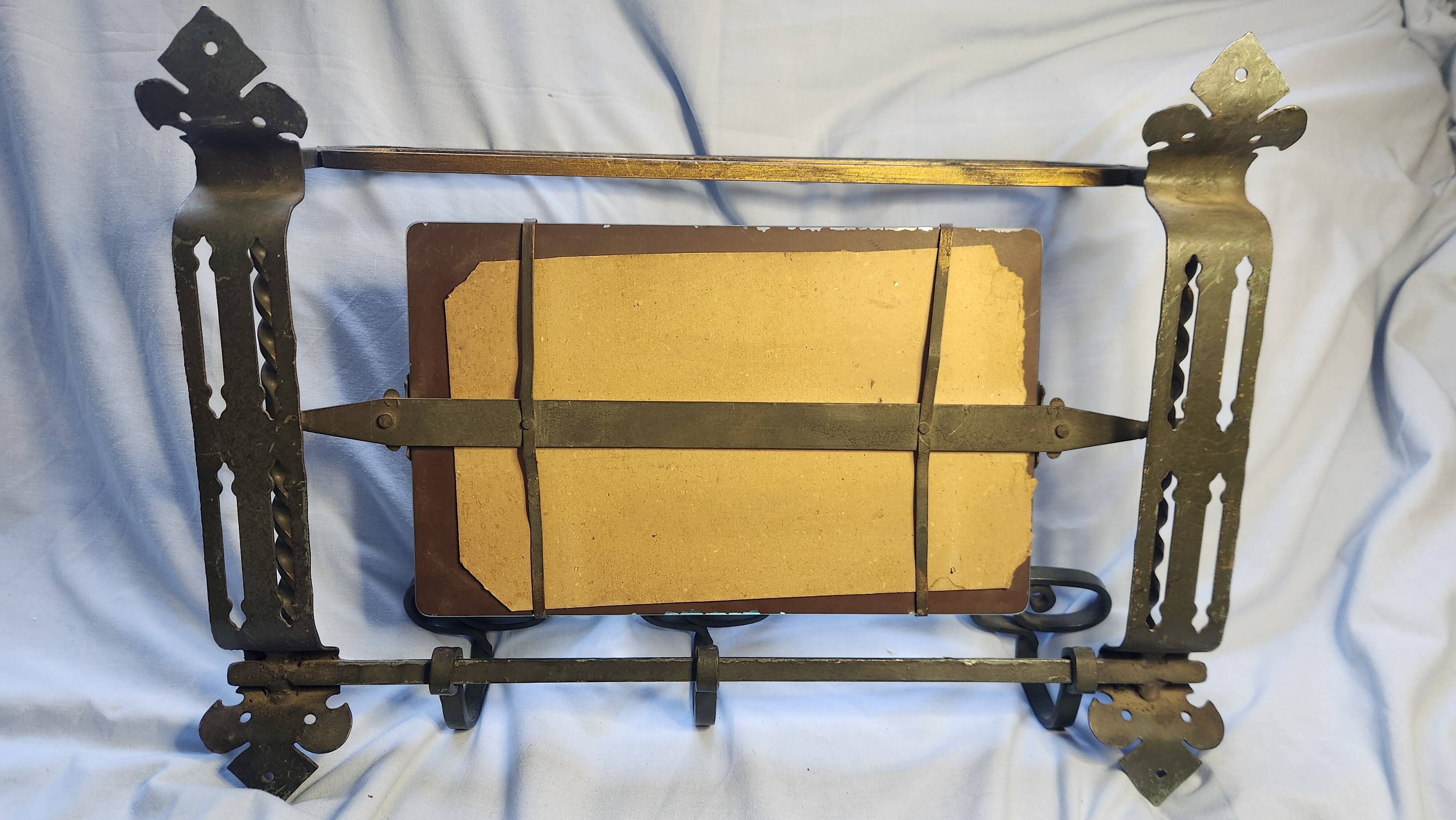 Vintage Art Deco wall-mounted coat and hat rack.