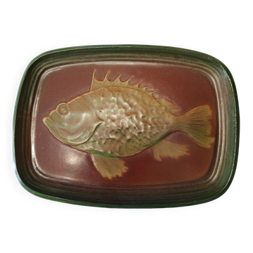 Rectangular plate in Saint Clément