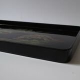 Japan's black lace-up tray