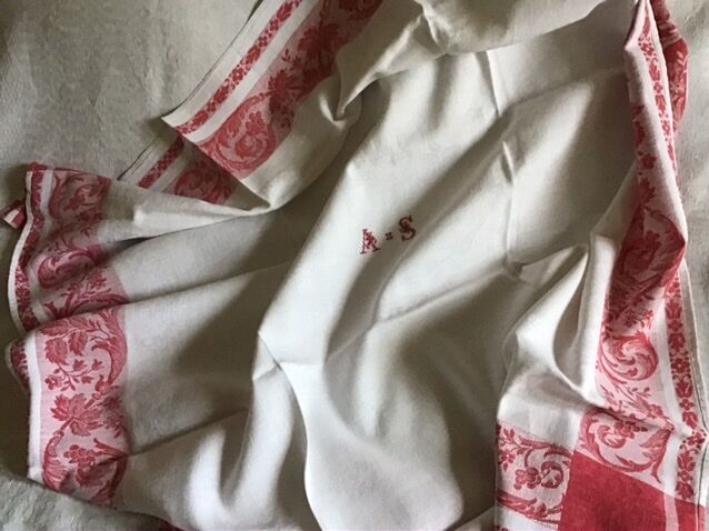 AS 1m15 x1m20 square cotton table