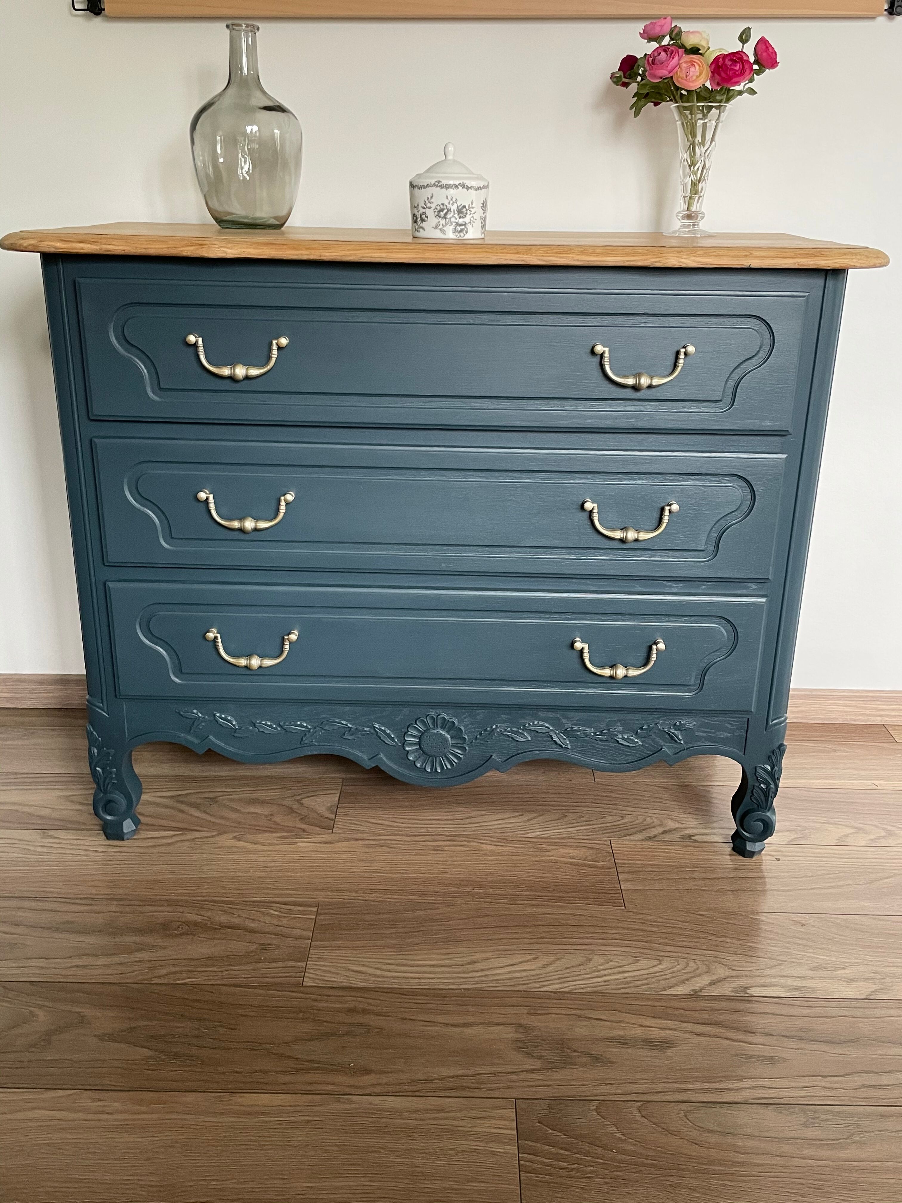 Louis xv style chest of drawers in solid oak, renovated