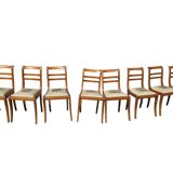8 chaises en merisier avec assises brodées