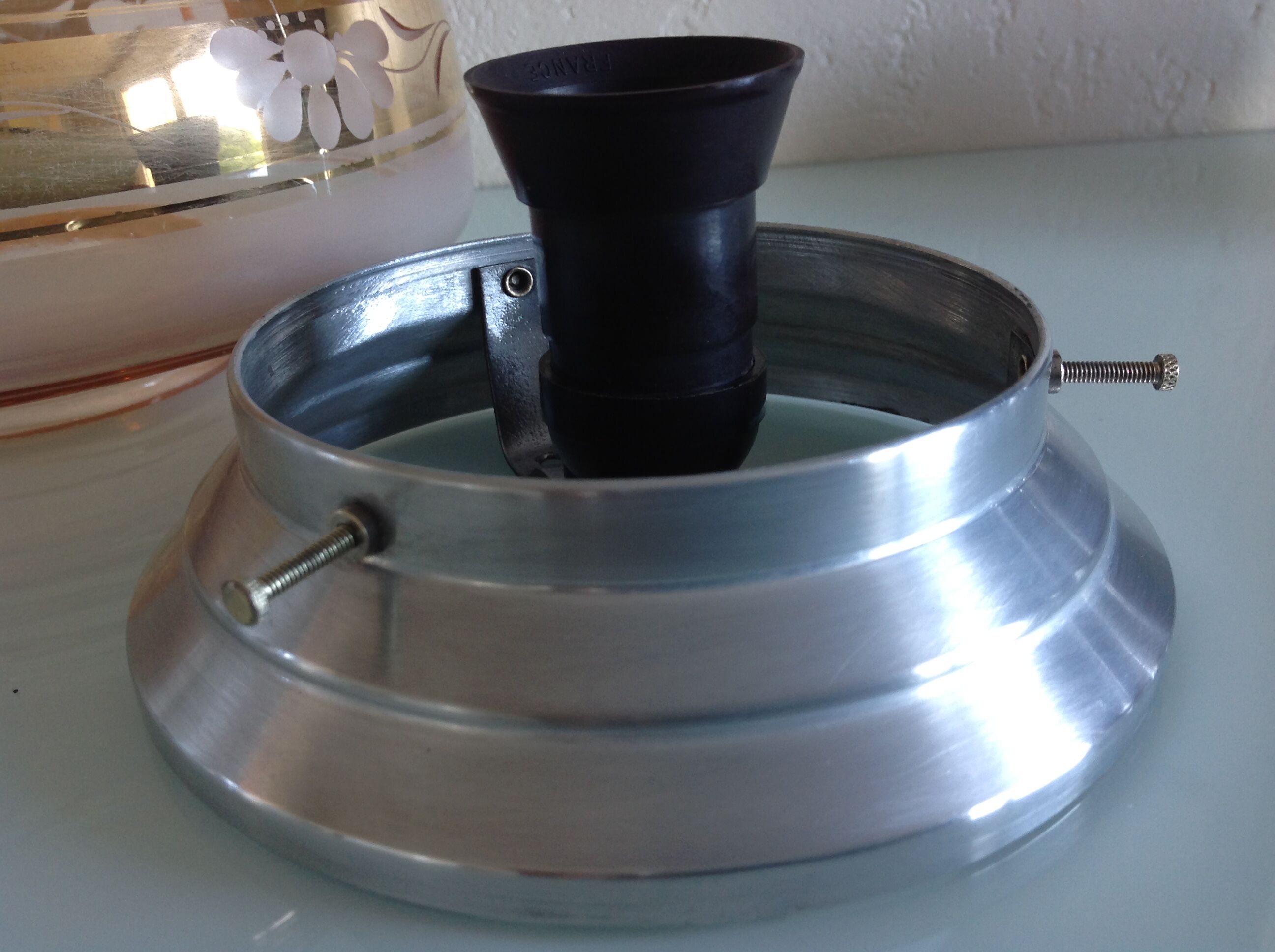 Plafoonier globe in pink frosted glass art deco style