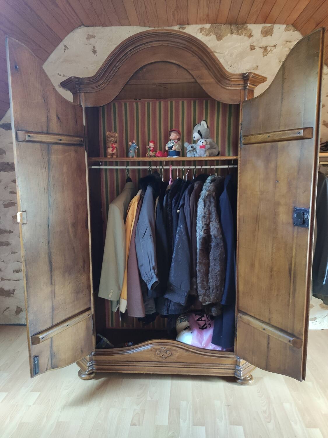 Armoire