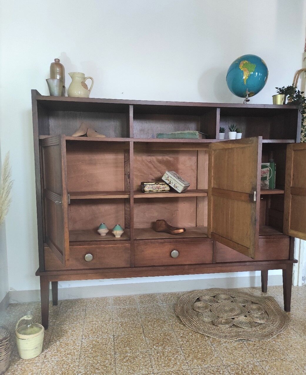 Trade furniture