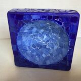 Blue mosaic pocket emptier