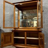 magnificent Art Deco period bookcase in light walnut circa 1930-1940