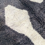 Ancient Berber rug in ecru and black violet, 100% pure virgin wool.