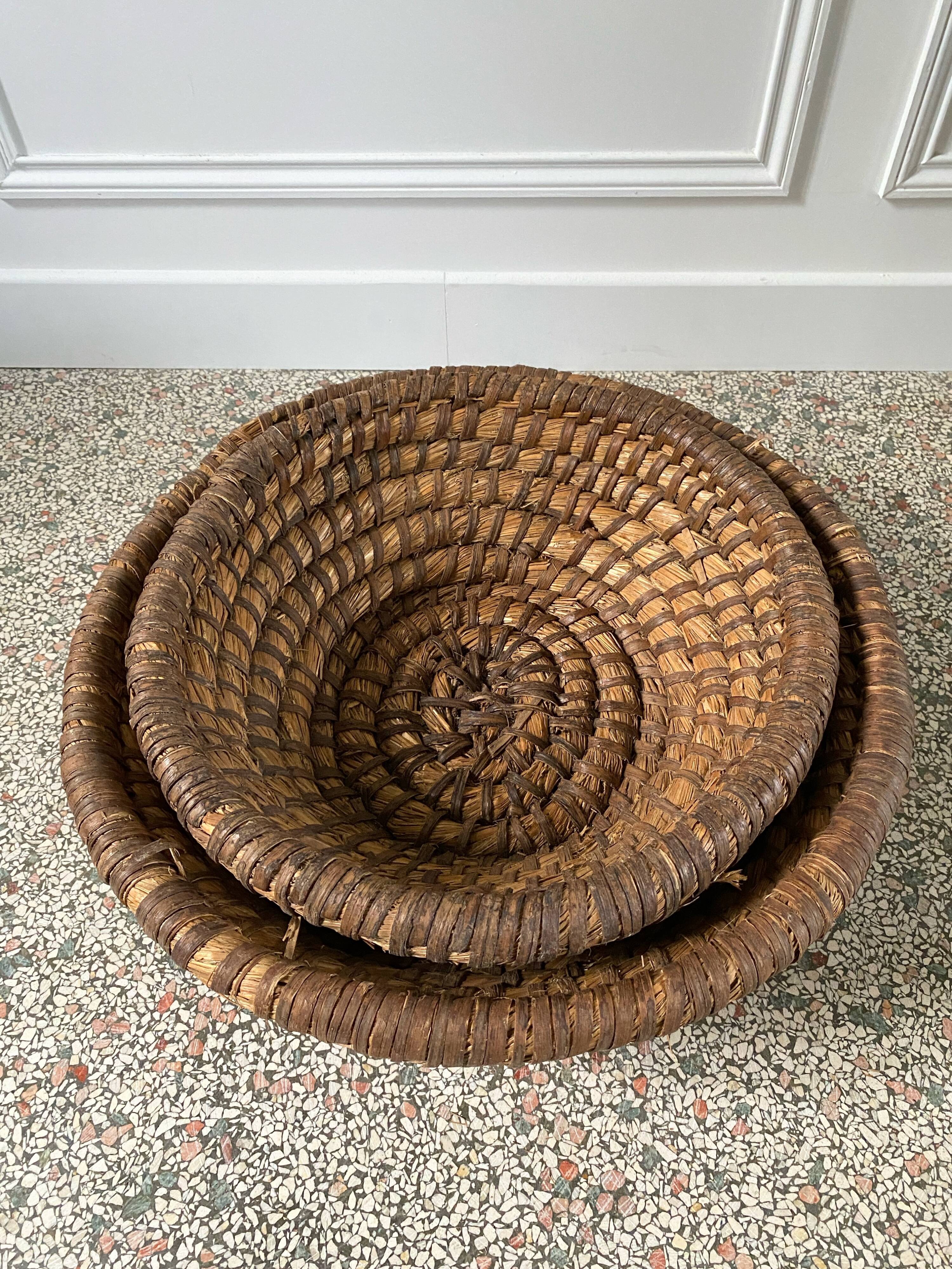 Duo of vintage bread baskets 46 cm and 48 cm in rye straw, baker's bread basket