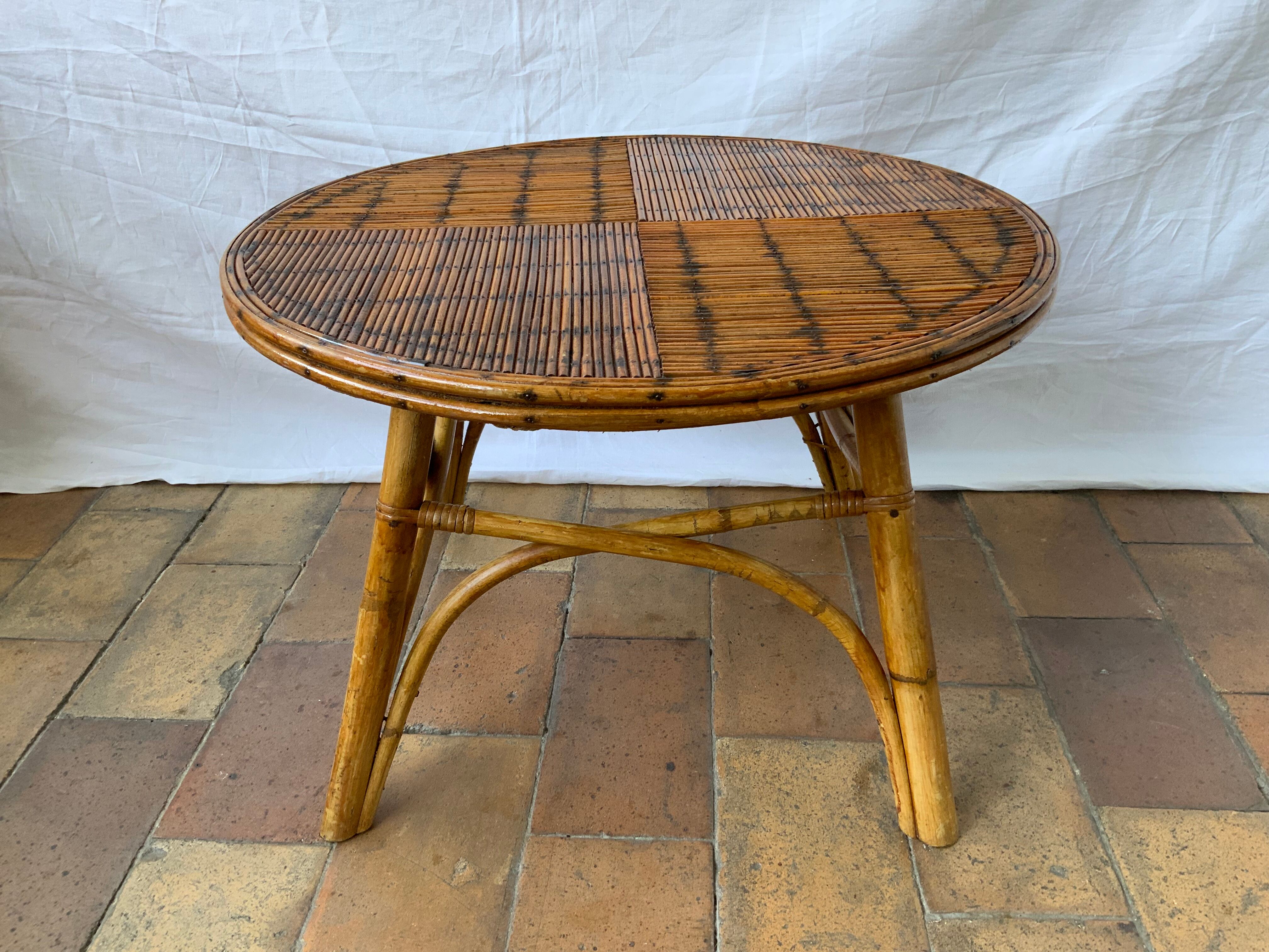 Table basse en rotin