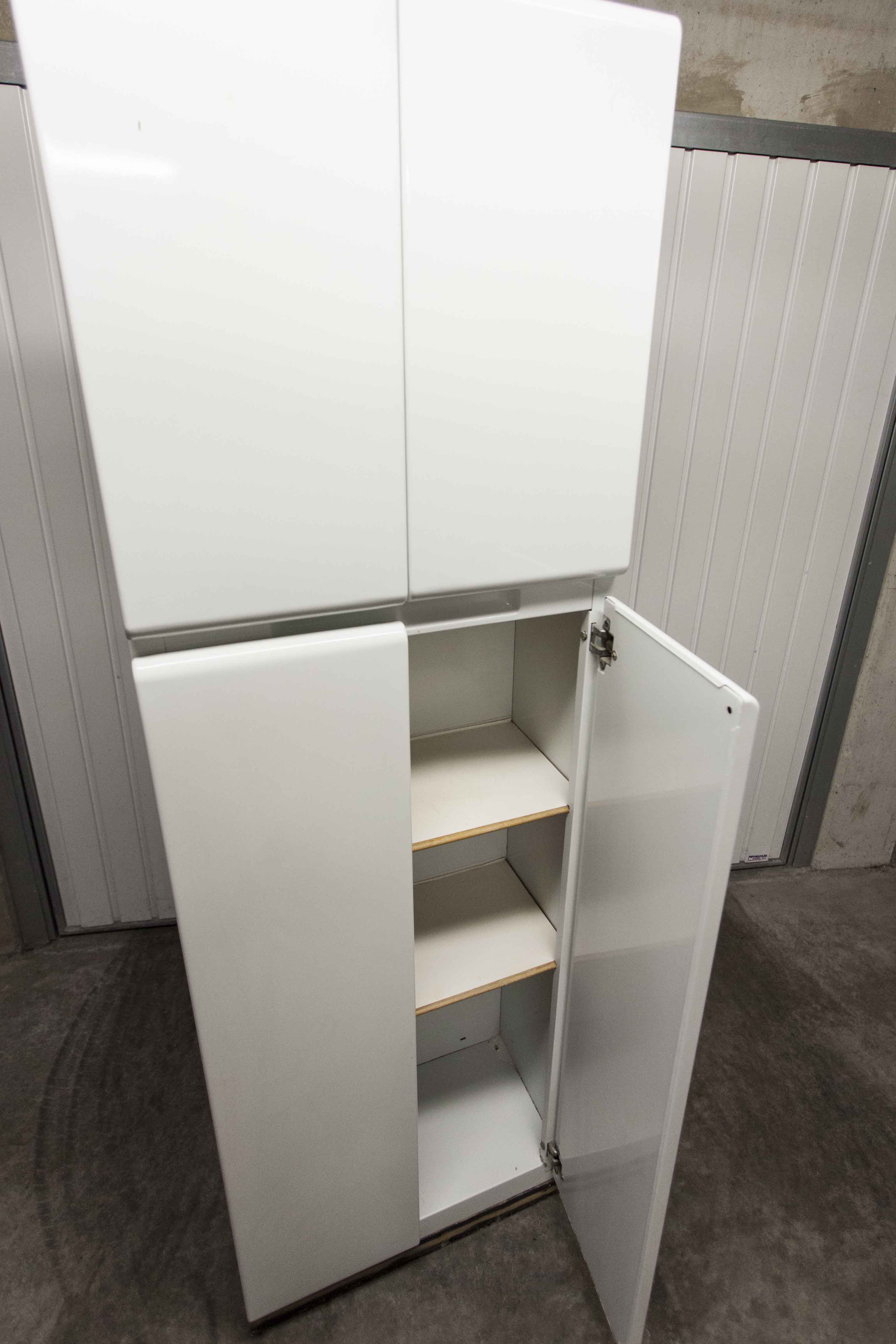 Bathroom cabinet in white metal 1960