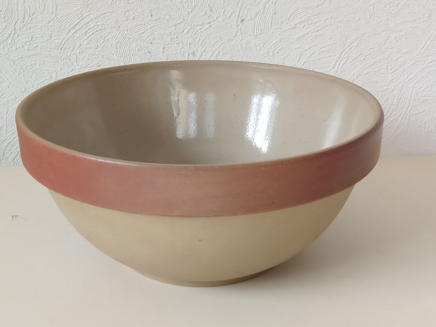 Glazed stoneware salad bowl